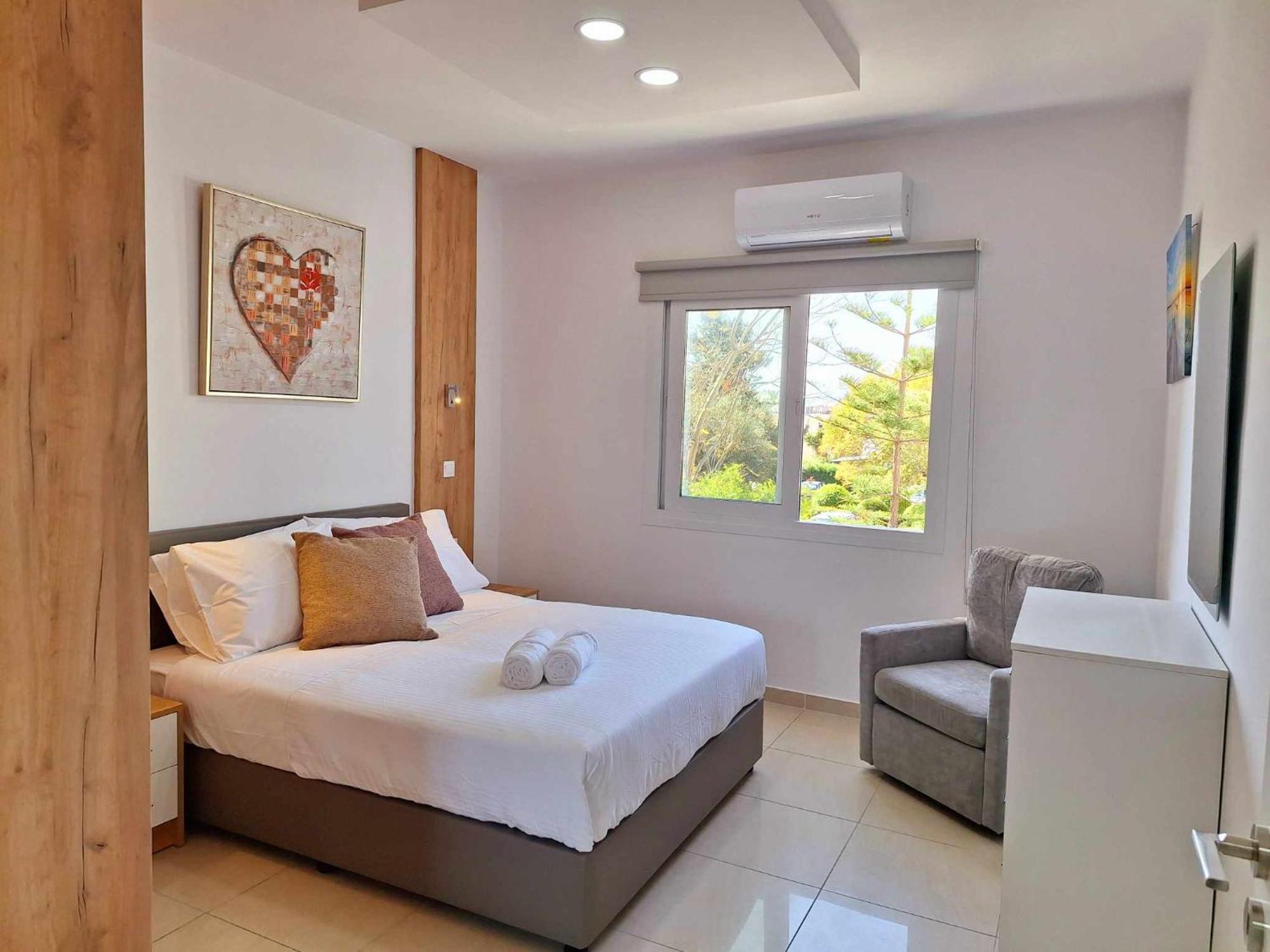 Stylish Apt Kato Paphos Close To Beach & Vibrant Harbor Life Eksteriør bilde