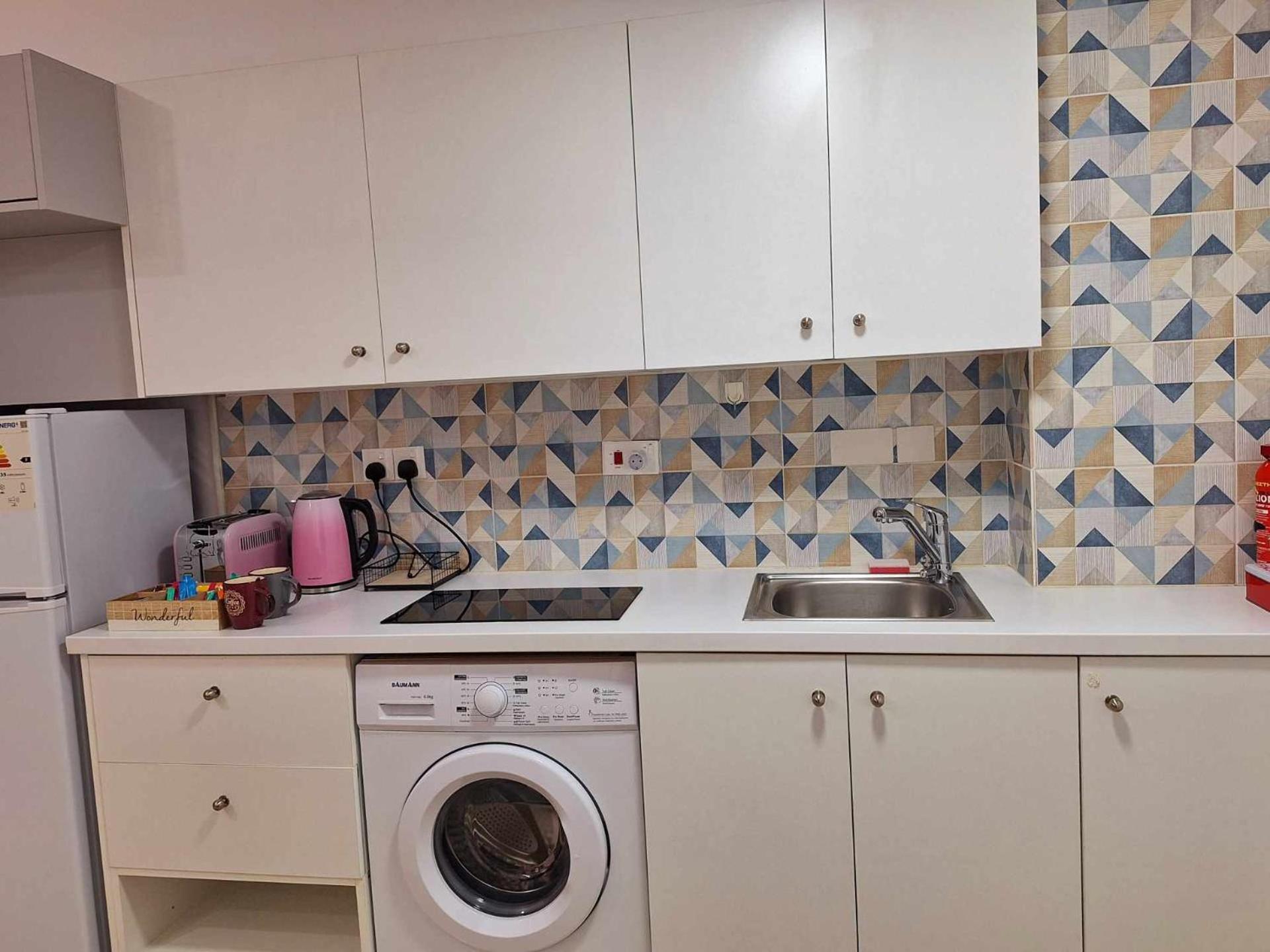 Stylish Apt Kato Paphos Close To Beach & Vibrant Harbor Life Eksteriør bilde