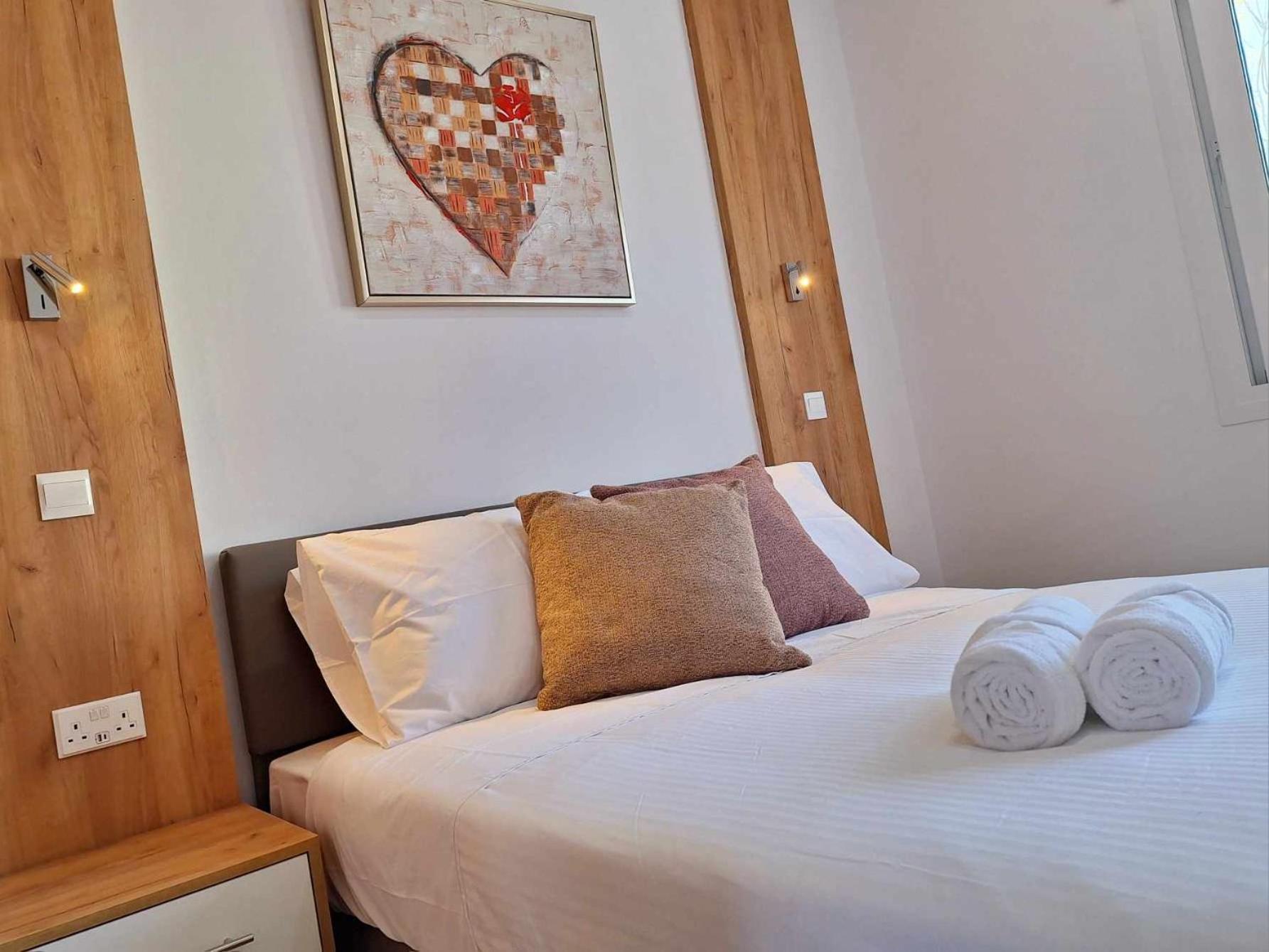 Stylish Apt Kato Paphos Close To Beach & Vibrant Harbor Life Eksteriør bilde