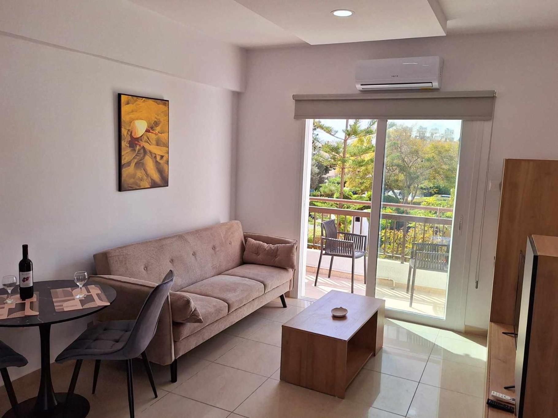 Stylish Apt Kato Paphos Close To Beach & Vibrant Harbor Life Eksteriør bilde